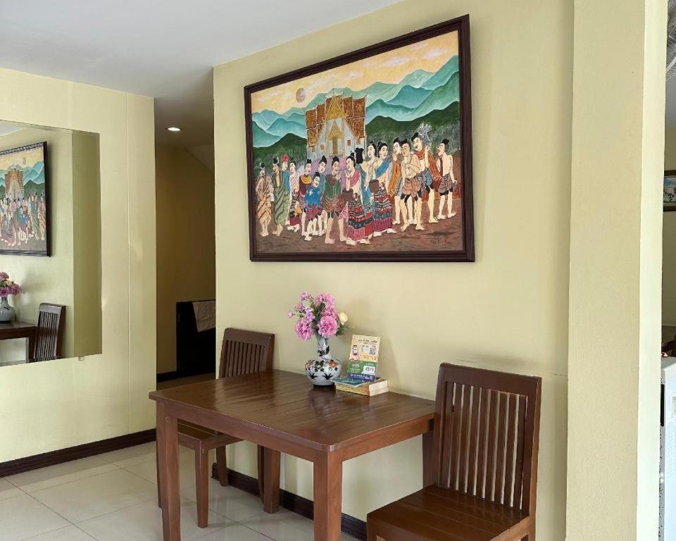 โรงแรมพรบุรี น่าน ภายนอก รูปภาพ
