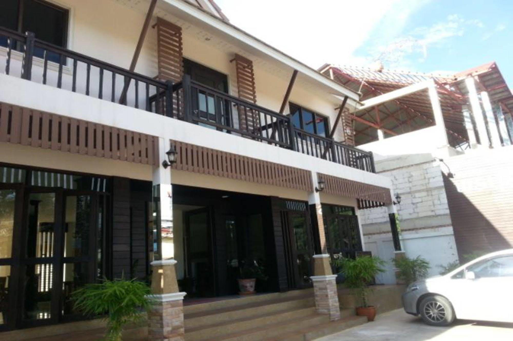 โรงแรมพรบุรี น่าน ภายนอก รูปภาพ